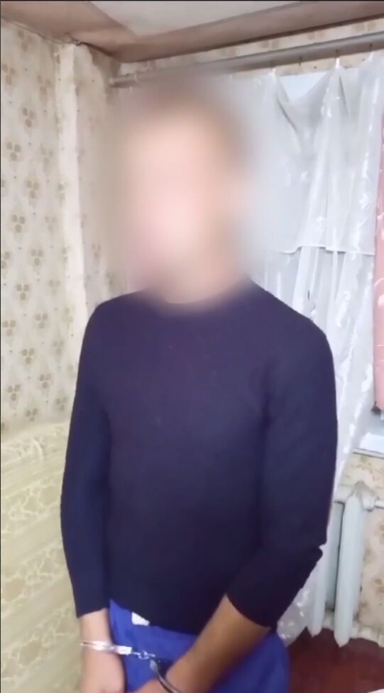 На Київщині чоловік через конфлікт погрожував гранатою 17-річній доньці коханої жінки. Відео