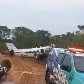 В Бразилии разбился самолет с туристами, погибли 14 человек. Фото и видео
