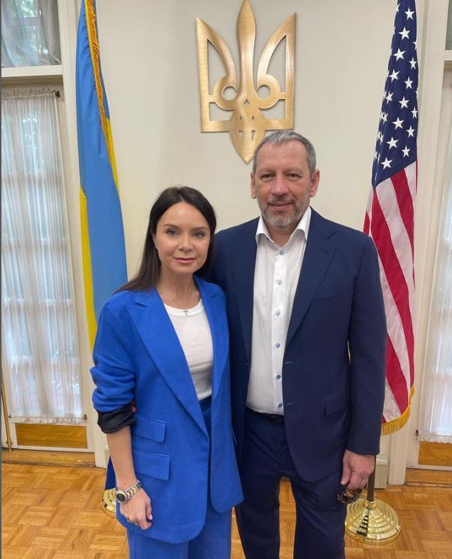 Збиралась кинути, а він замовив обручку: як легендарна гімнастка Подкопаєва знайшла кохання свого життя, залишивши Україну