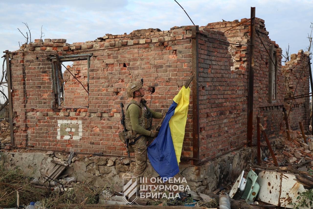 Появились новые кадры с флагом Украины над Андреевкой: в чем стратегическое значение освобождения села и какие преимущества получили ВСУ. Карта