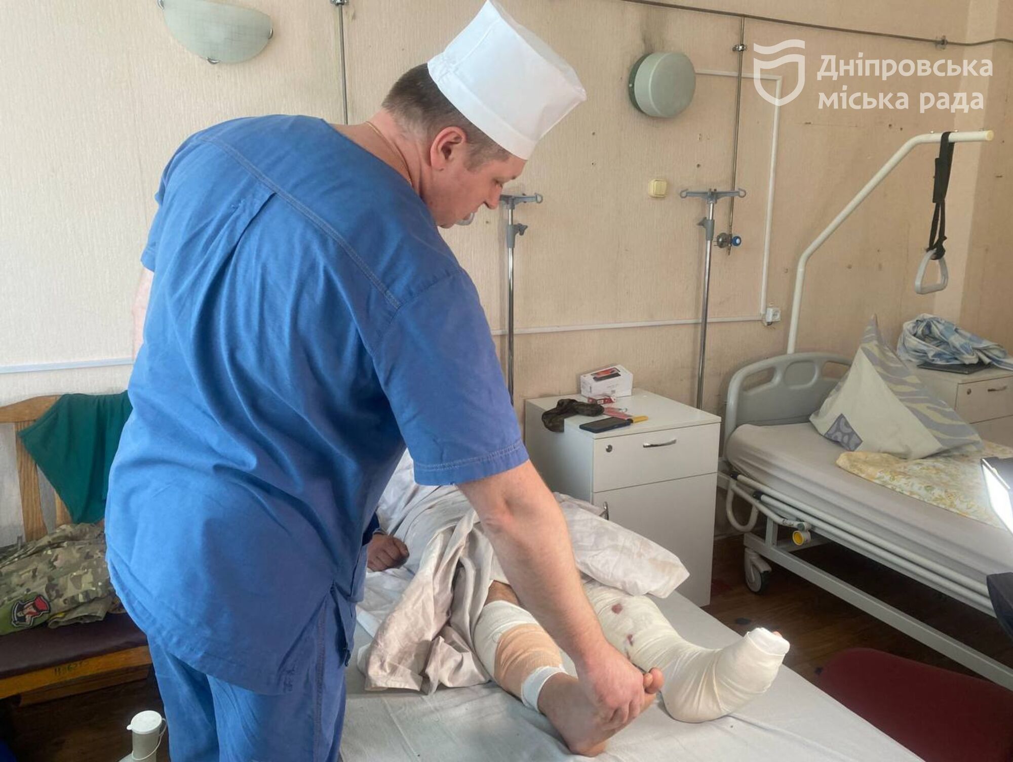 Від порятунку кінцівок до повної реабілітації: у Дніпрі комплексно надають допомогу пораненим захисникам