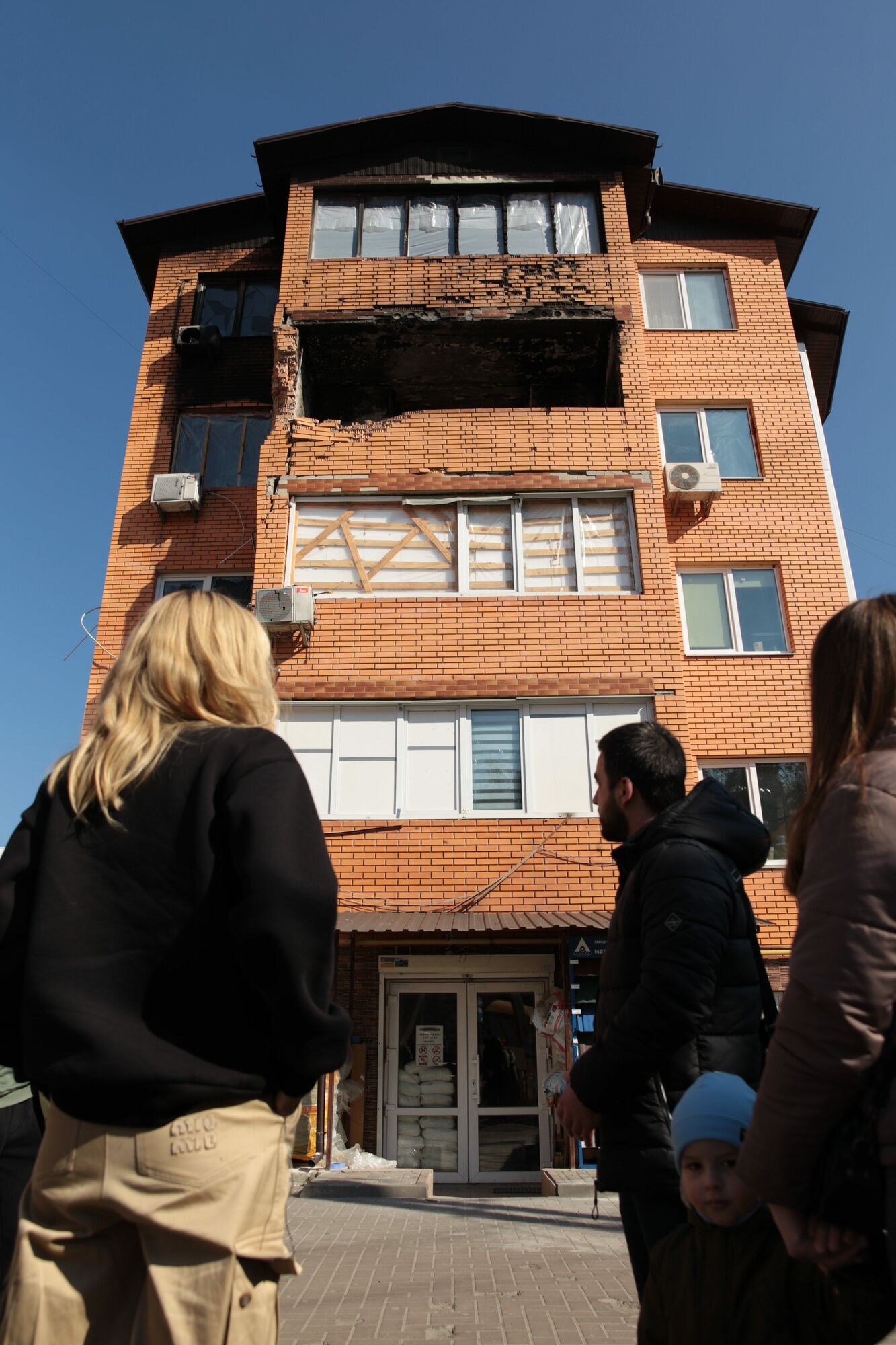 "Мы отчаялись": LOBODA помогла молодой семье восстановить квартиру, уничтоженную российскими агрессорами