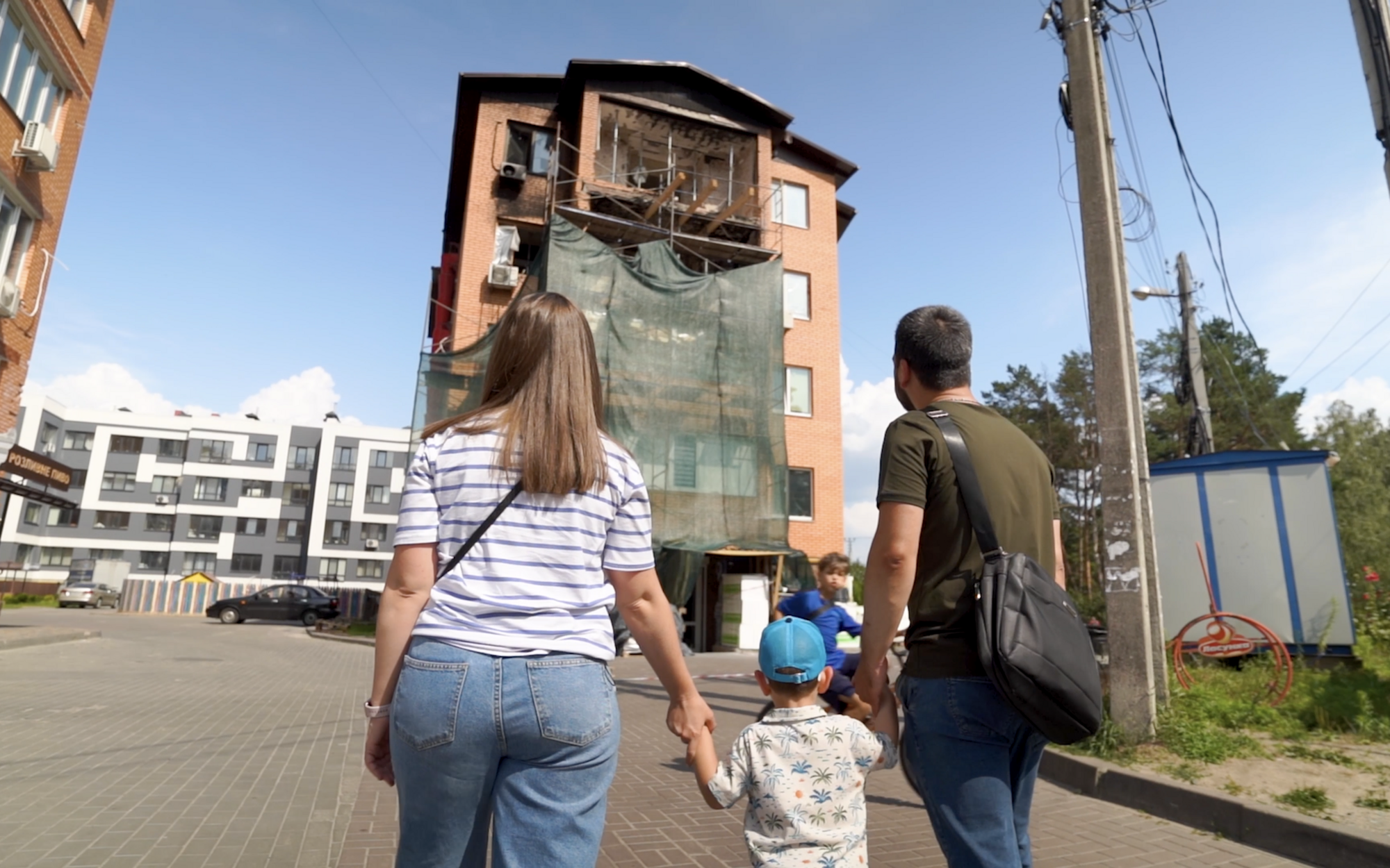 "Ми втратили надію": LOBODA допомогла молодій родині відновити квартиру, знищену російськими агресорами
