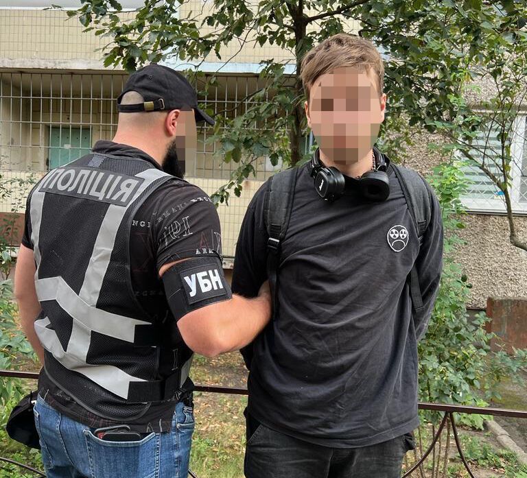 У Києві затримали групу наркозбувачів: щомісячний дохід від "бізнесу" складав понад 1,5 млн грн. Фото і відео