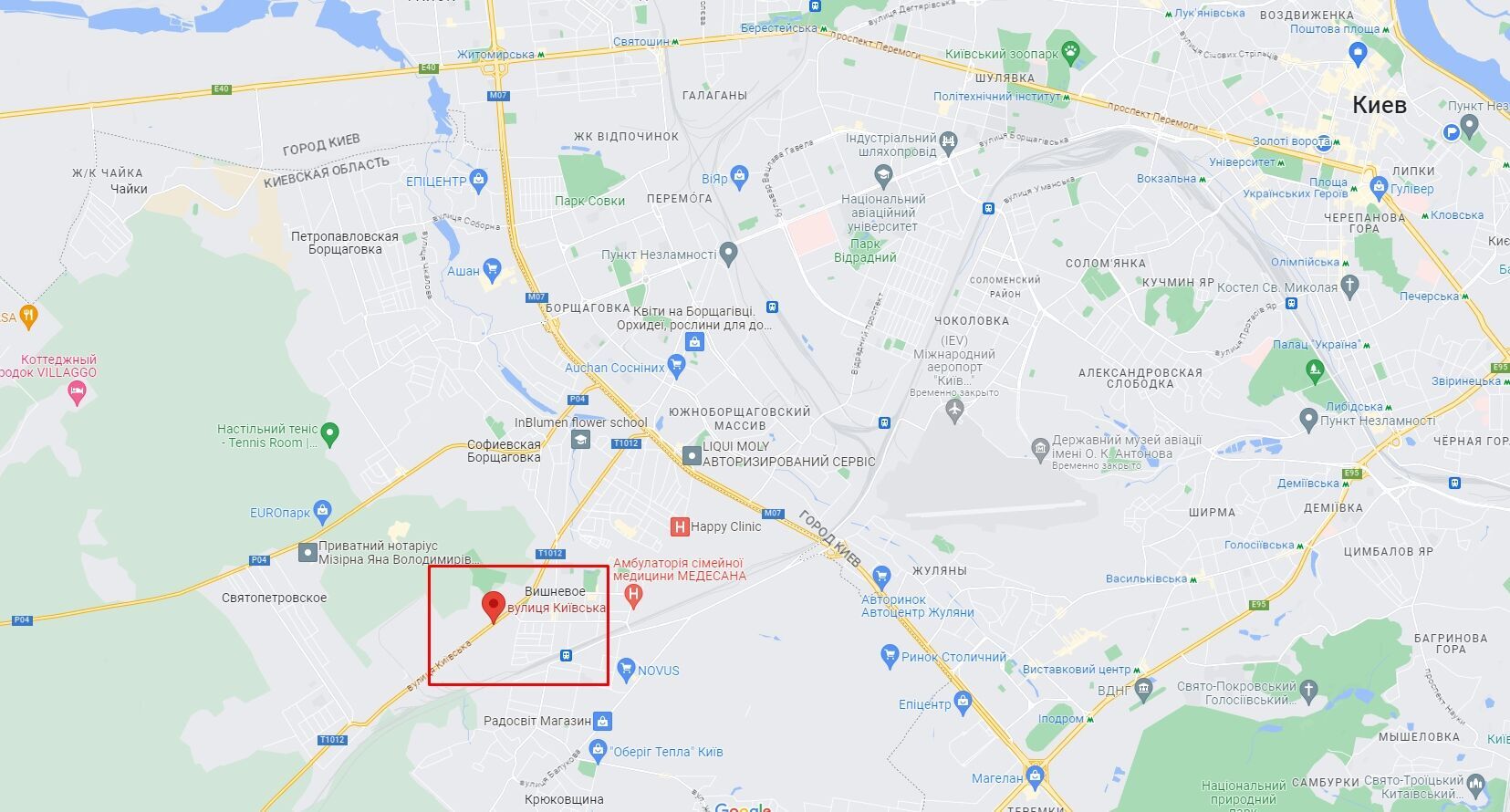 Под Киевом произошла авария с участием легковушки и маршрутки: подробности и фото