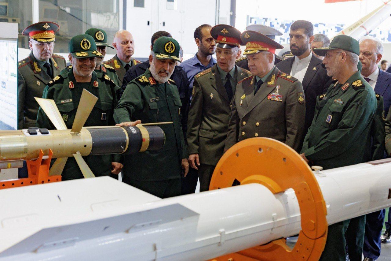 Шойгу показали иранские ракеты, БПЛА и другое оружие