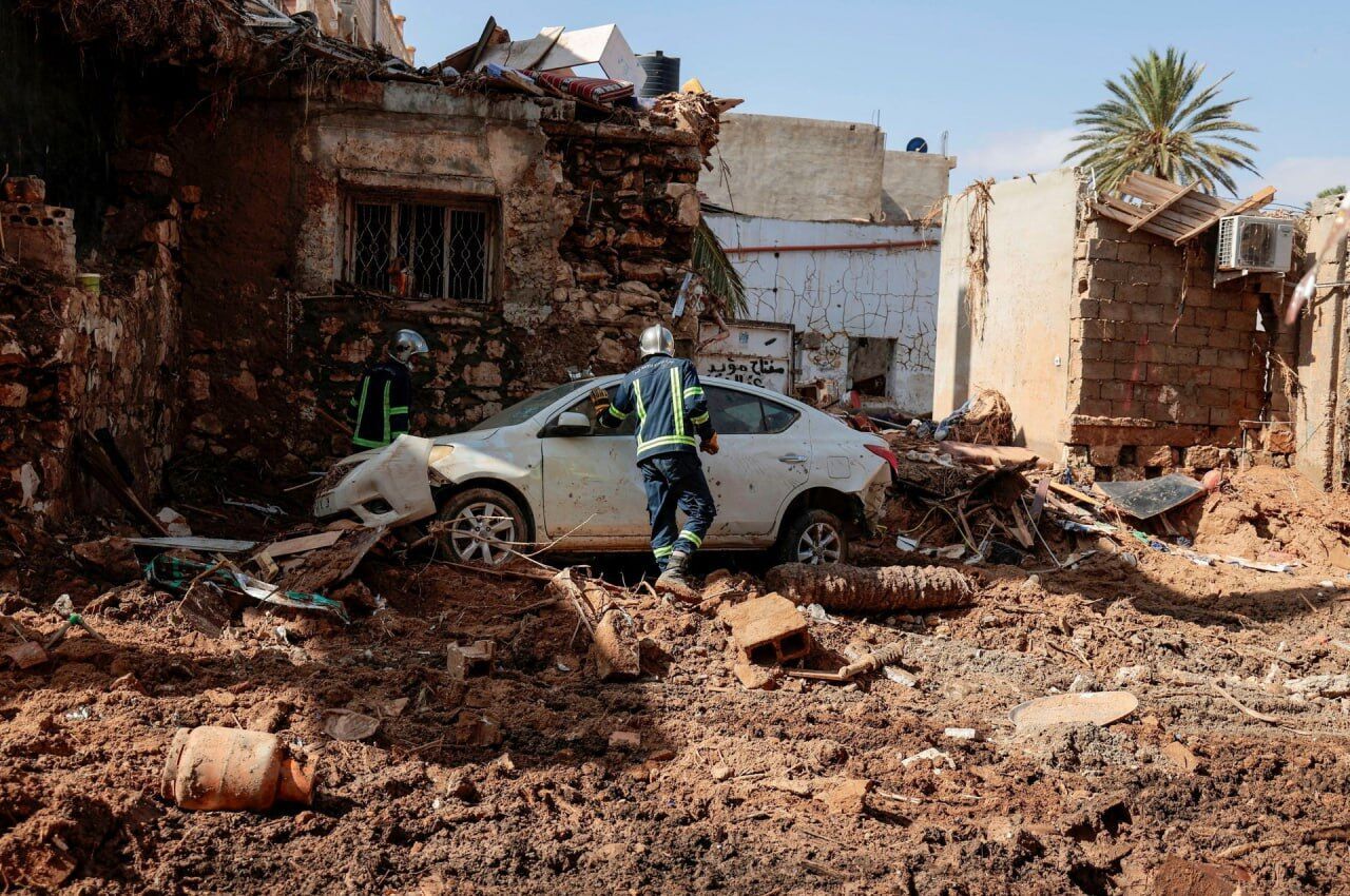 Разрушенные дома и горы грязи: как выглядит ливийский город Дерна после затопления. Фото