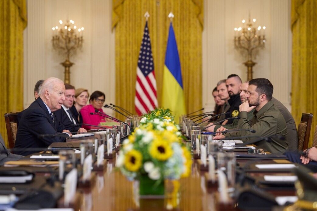 "Будущий мир должен уважать суверенитет и территориальную целостность Украины": Байден провел переговоры с Зеленским в Овальном кабинете