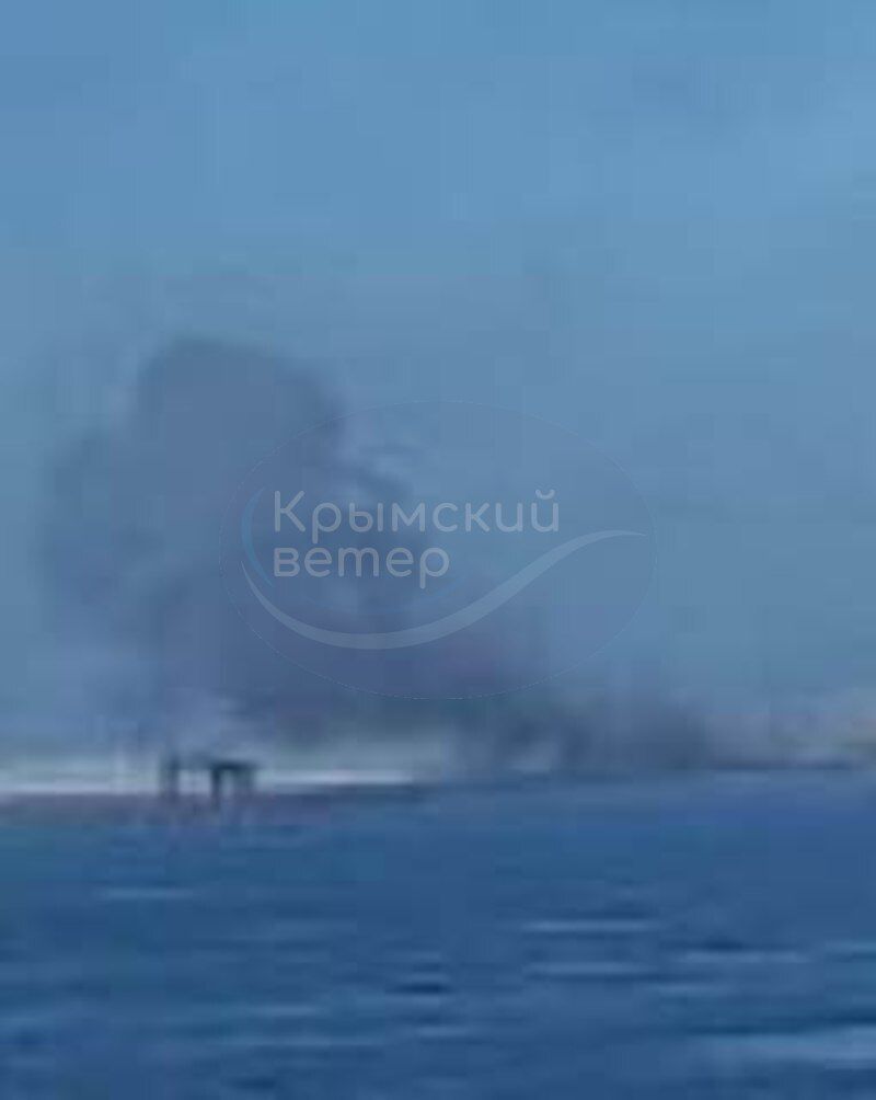 Окупанти в Криму застосували димові завіси і перекривали Керченський міст: що відбувається. Фото