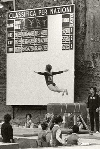 Очаровала диктатора Кубы и поразила мир "мужскими" прыжками: украинская гимнастка прославила СССР и опередила время