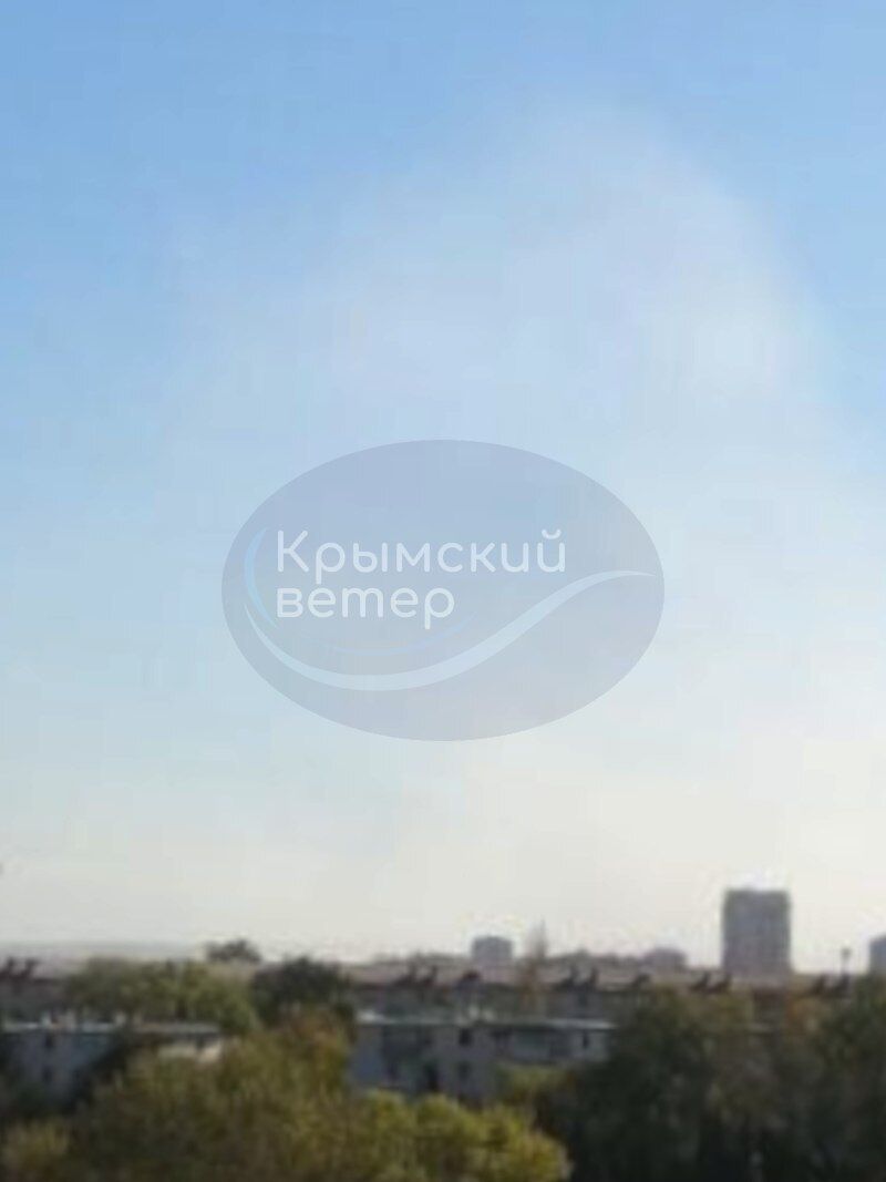 Окупанти в Криму застосували димові завіси і перекривали Керченський міст: що відбувається. Фото