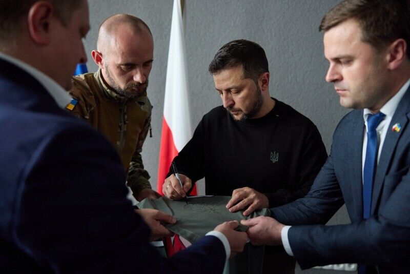 На шляху в Україну Зеленський відвідав Люблін і подякував усій Польщі за підтримку і солідарність. Відео