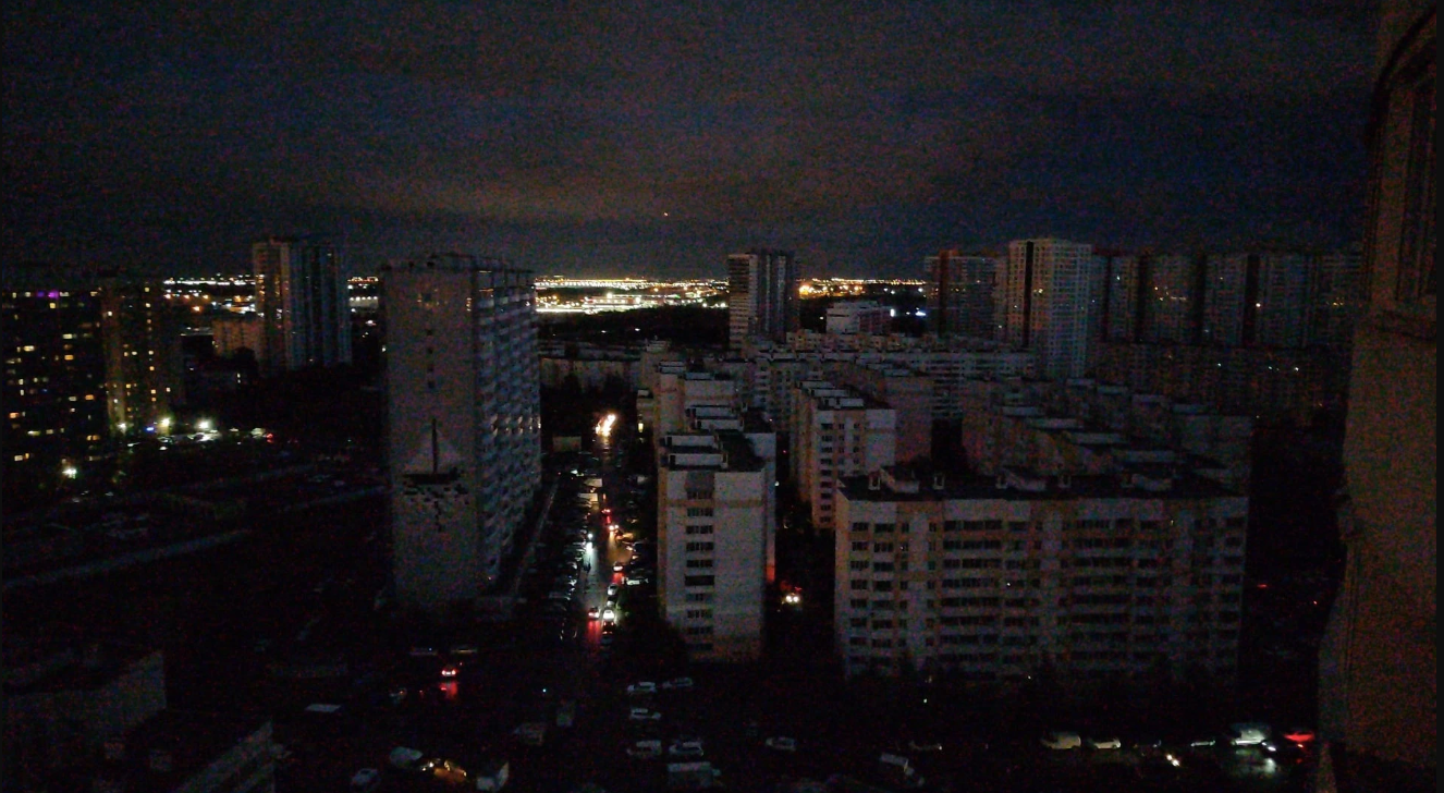 В Санкт-Петербурге слышали "бавовну": в нескольких районах пропал свет. Фото