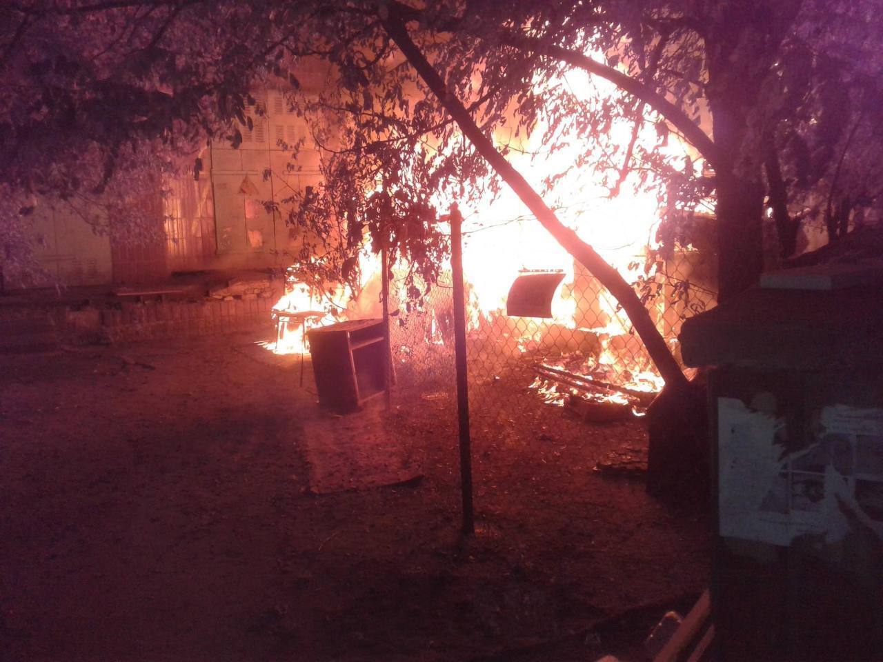 В Киеве сгорела "Котобаза": очевидцы рассказали новые подробности трагедии. Фото и видео
