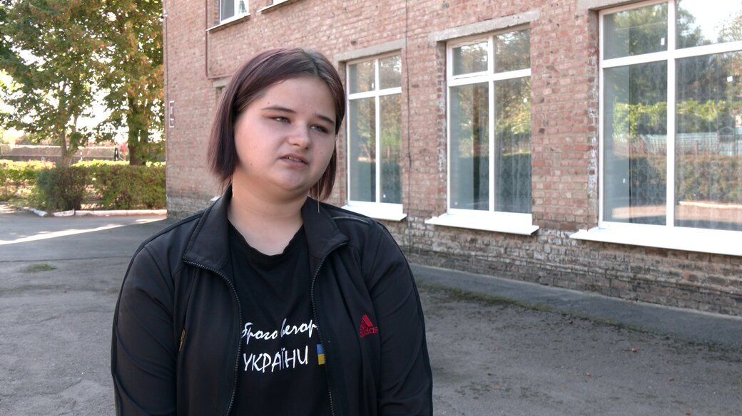 На Кировоградщине мама 11-классницы добилась наказания для учительницы, которая травила ее дочь. Почему эта история о буллинге показательна