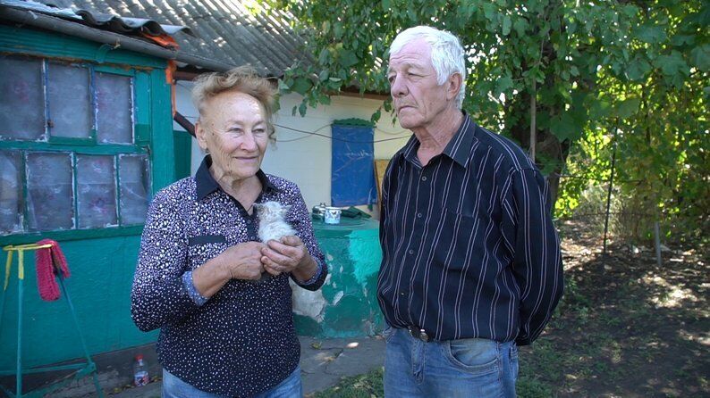 У путіністки Волочкової знайшовся в Україні рідний дядько: живе без світла та води у прифронтовому селі