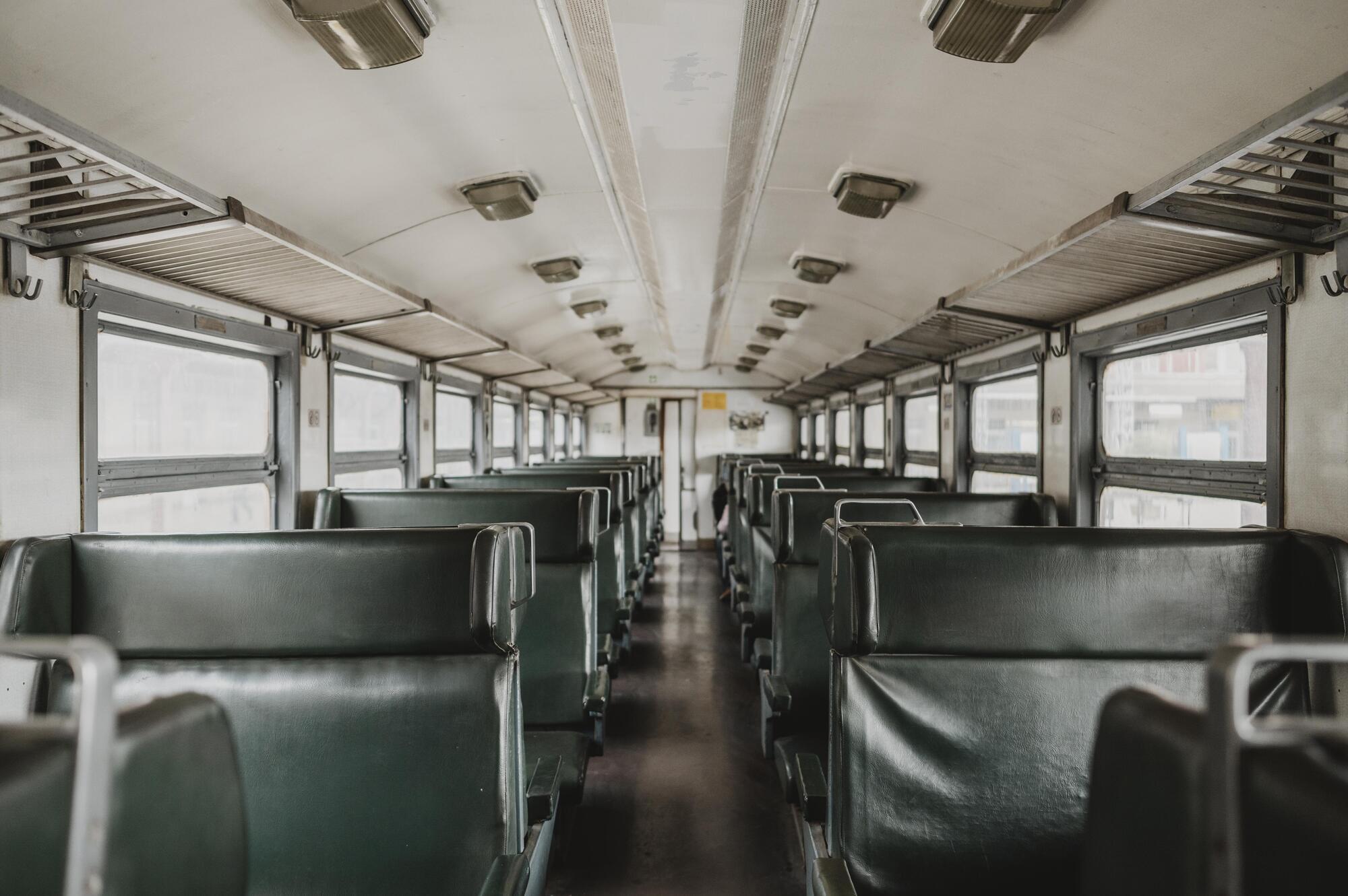 Под Черниговом детей перестали возить в школу: школьный автобус не останавливается, даже если есть свободные места. Что случилось