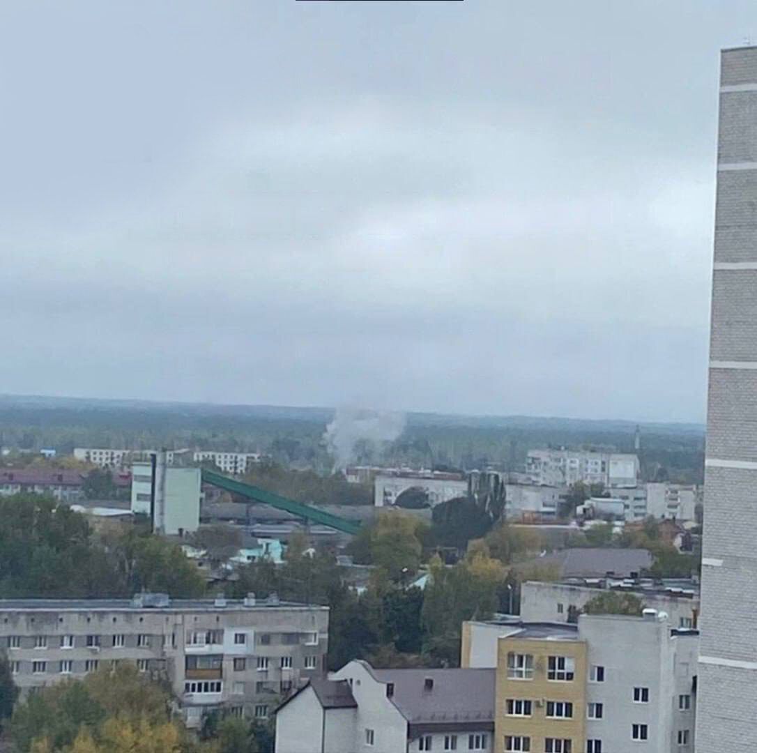 Беспилотник атаковал дизельный завод в российском Брянске: начался пожар. Фото