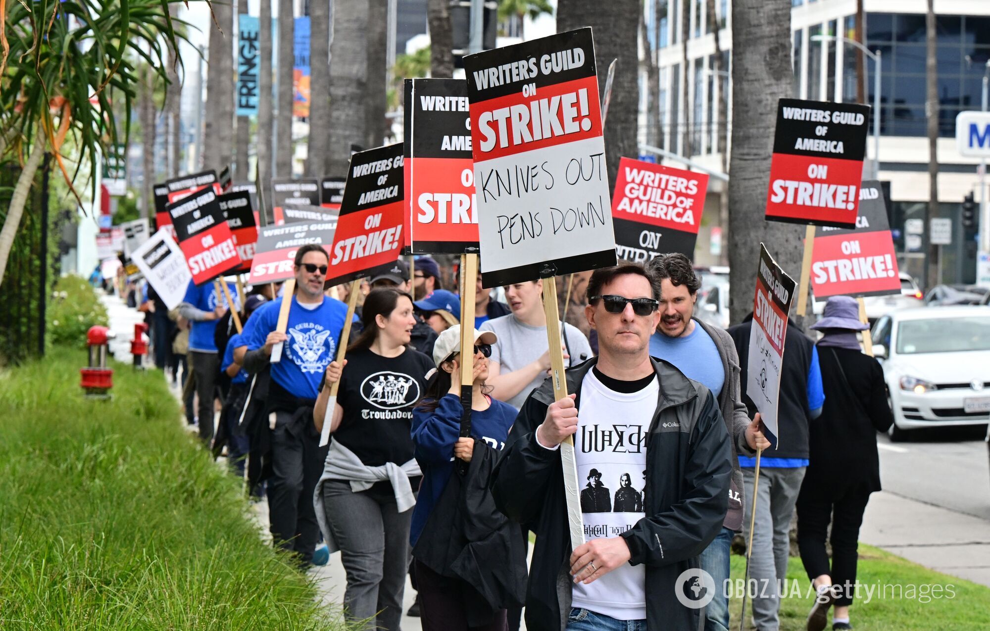 Гильдия сценаристов Америки объявила о прекращении забастовки, которая длилась 148 дней. Что они требовали