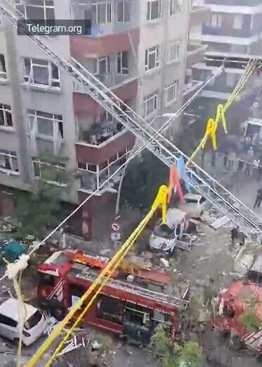 У Стамбулі прогримів потужний вибух у багатоповерхівці: є загиблі. Відео
