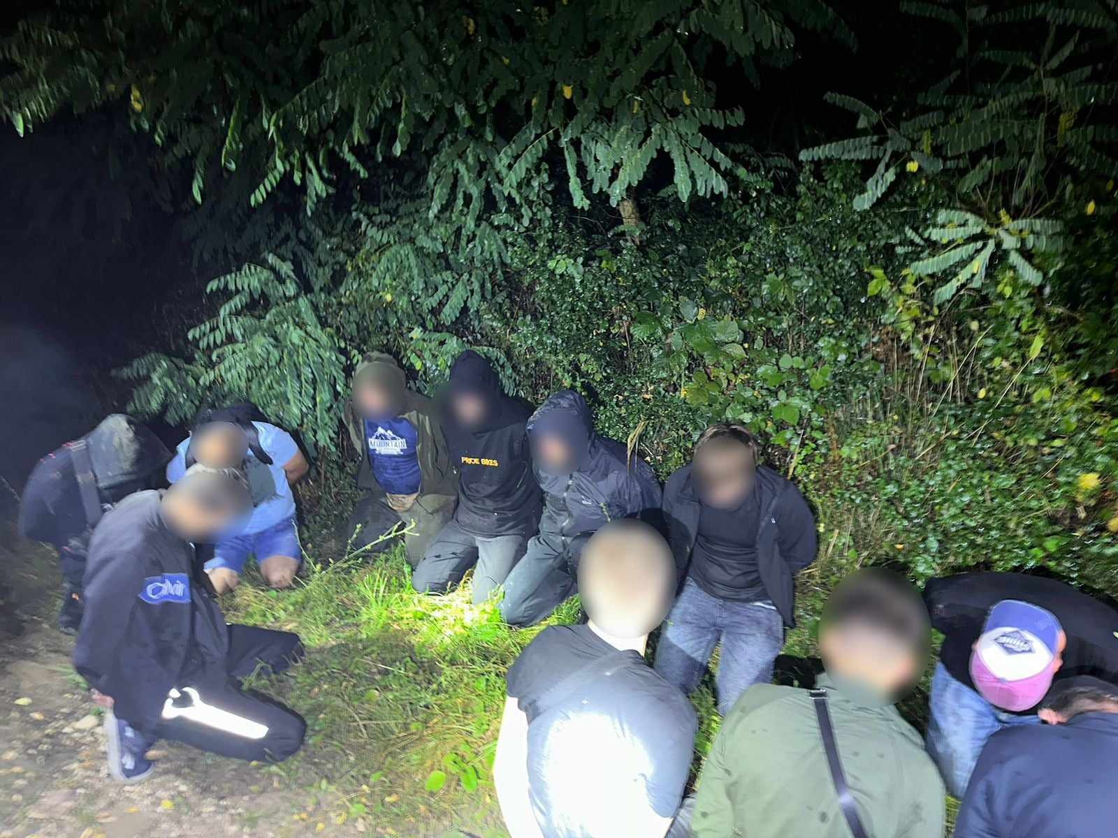 На Закарпатті за добу затримали 34 чоловіків, які хотіли незаконно перетнути кордон: що їм загрожує. Фото