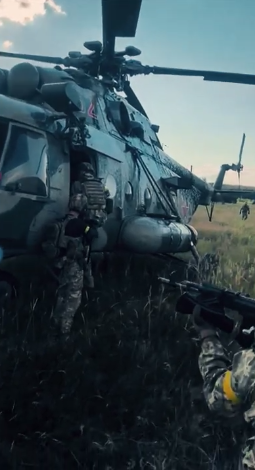 Спецоперация "Синица": в ГУР показали российского пилота, передавшего Украине вертолет Ми-8. Видео