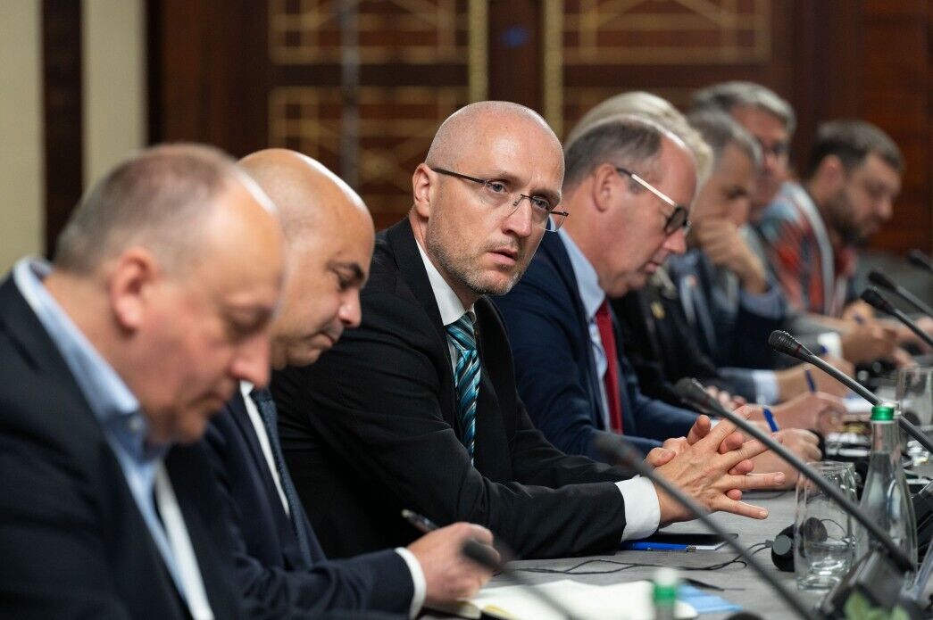 "Виробники зброї матимуть виняткові умови": в Києві пройшов оборонний форум за участю компаній із десятків країн світу. Всі подробиці