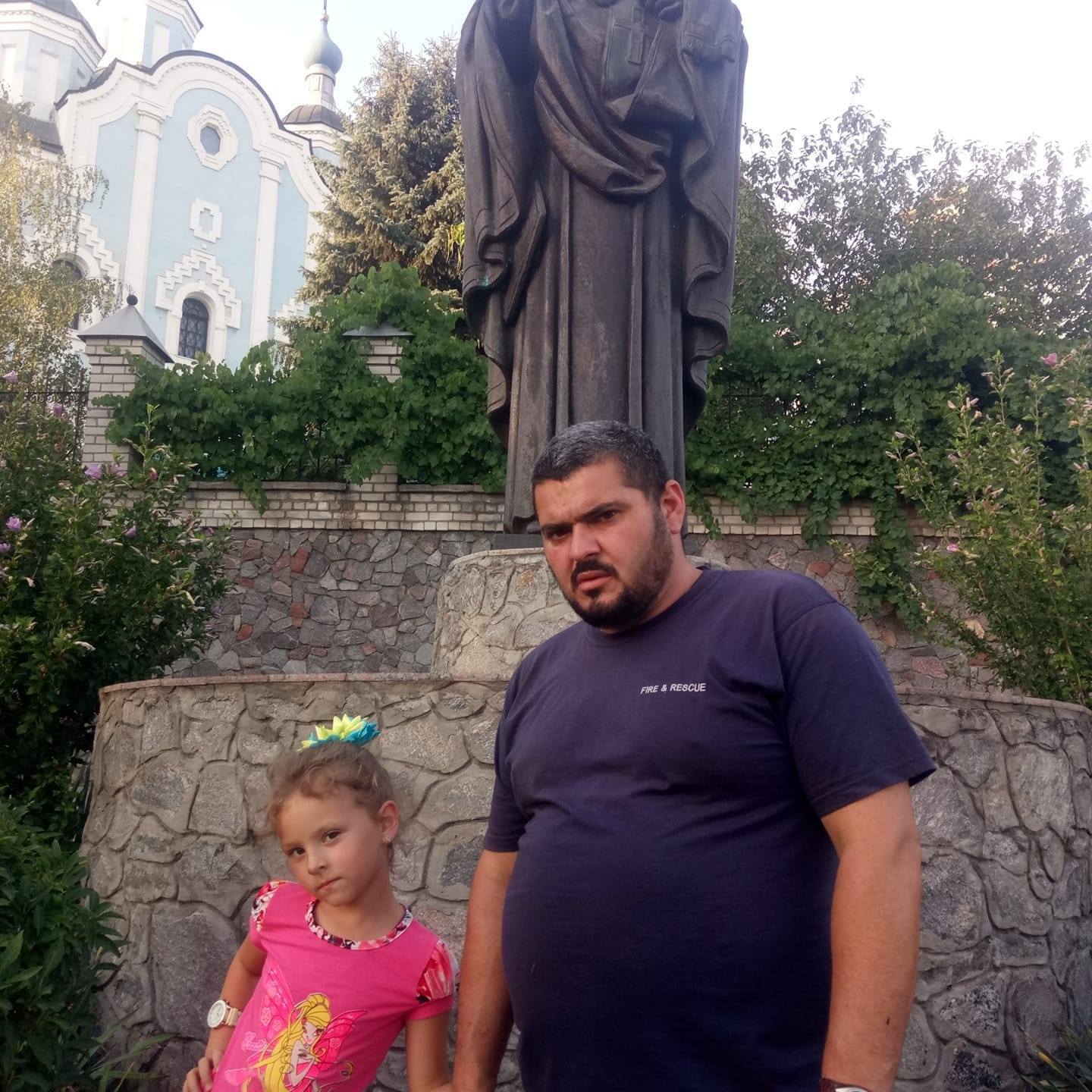 На Кіровоградщині п'яний водій убив військового з маленькою донькою: що відомо про загиблих