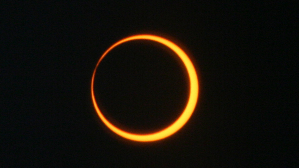 Восени відбудеться унікальне сонячне затемнення: коли можна буде побачити 