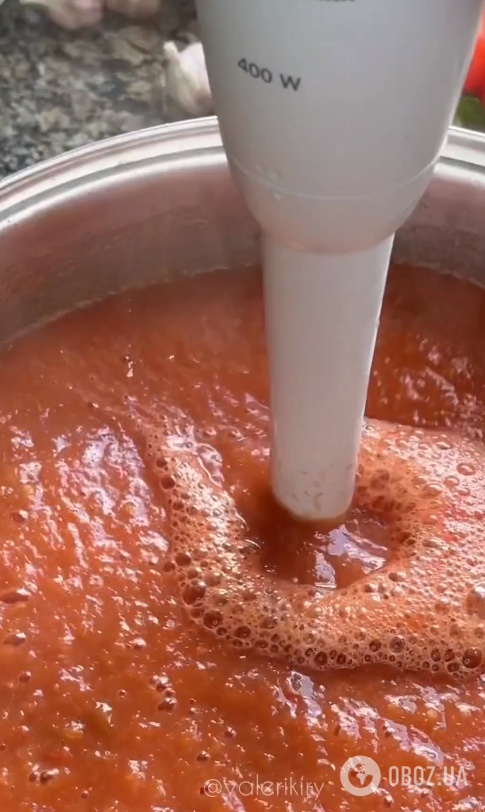 Универсальный помидорный соус с секретными ингредиентами на зиму: подходит для пиццы или борща.