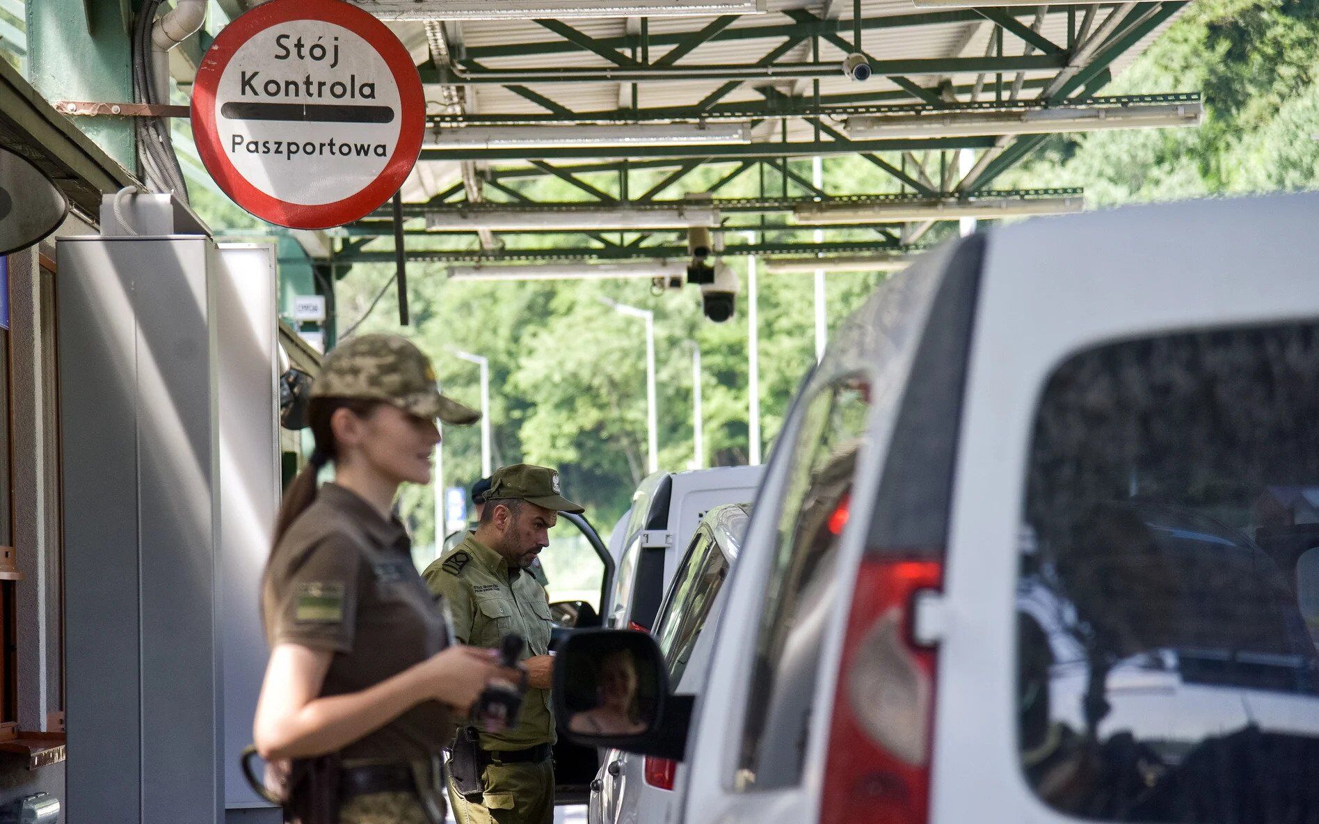 До Польщі виїхали 80 тис. українців мобілізаційного віку: яка процедура їх екстрадиції