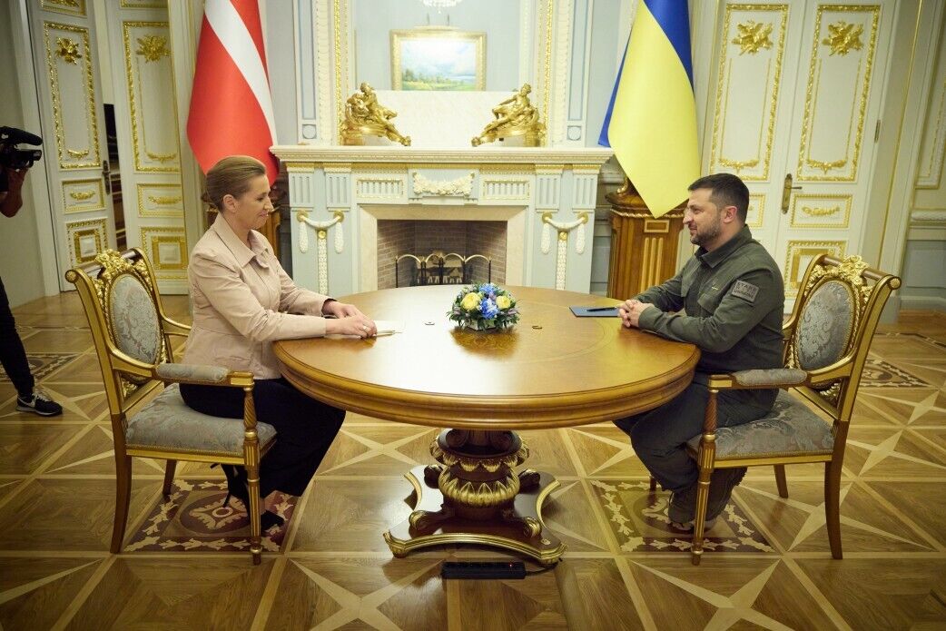 В Украину с визитом прибыла премьер-министр Дании: она выступила в Раде. Фото