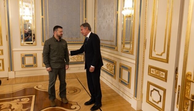 Блинкен в Киеве встретился с Зеленским и заявил о передаче Украине конфискованных активов РФ. Фото