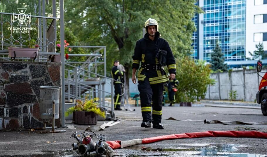 У Києві на Троєщині сталась пожежа в лікарні. Фото і подробиці