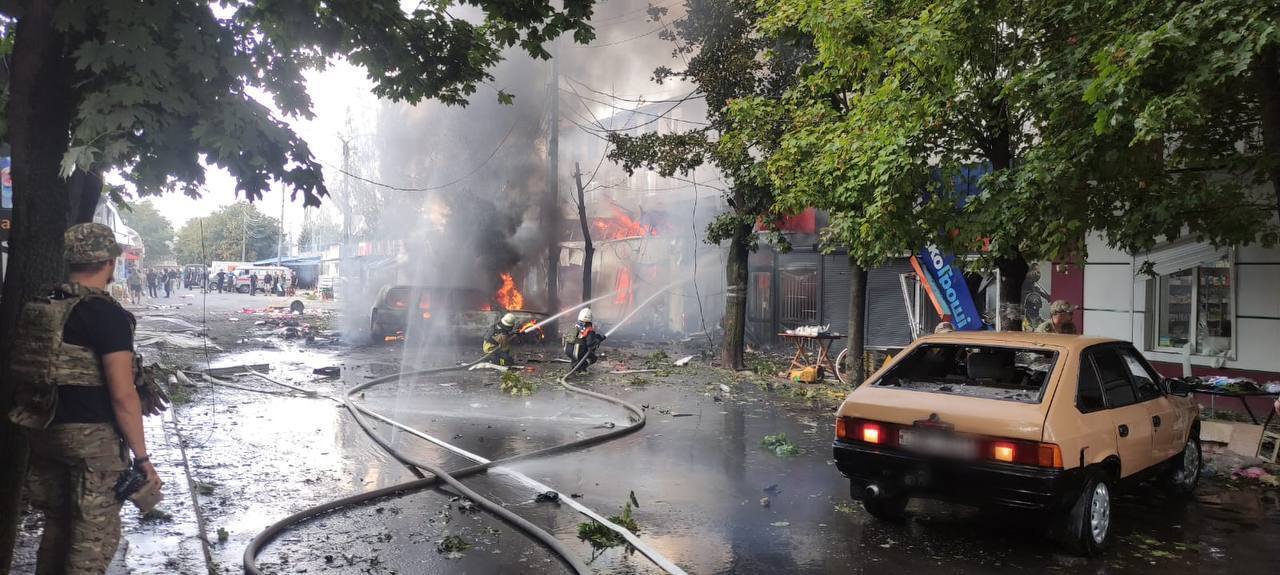 Оккупанты обстреляли Константиновку, погибли 17 человек, в том числе ребенок. Фото и видео