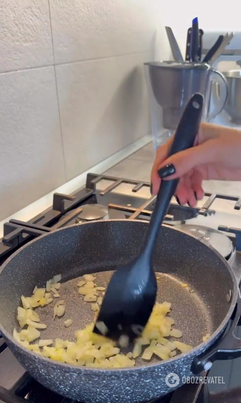 Тушеные баклажаны на скорую руку в сковороде: с чем соединить сезонный овощ