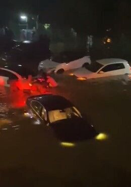 У Туреччині через потужну повінь затопило Стамбул: є загиблі і зниклі без вісти. Фото і відео 