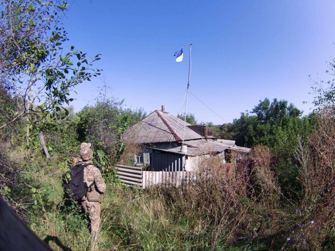 Бійці "Сталевого кордону" підняли прапор України в селах Строївка та Тополі на Харківщині. Відео