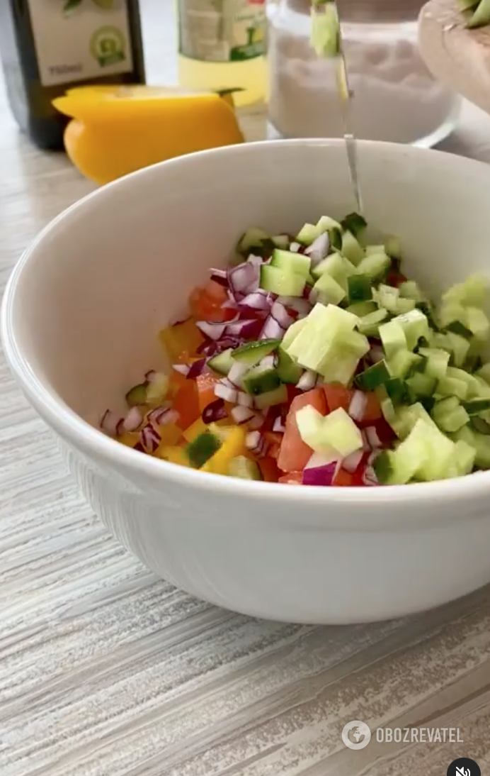 Смачний домашній салат із овочів