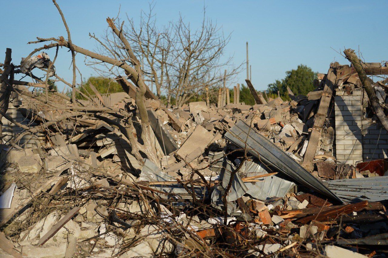 Окупанти завдали удару по приватному сектору в Сумах: кількість постраждалих зросла до 3. Фото і відео