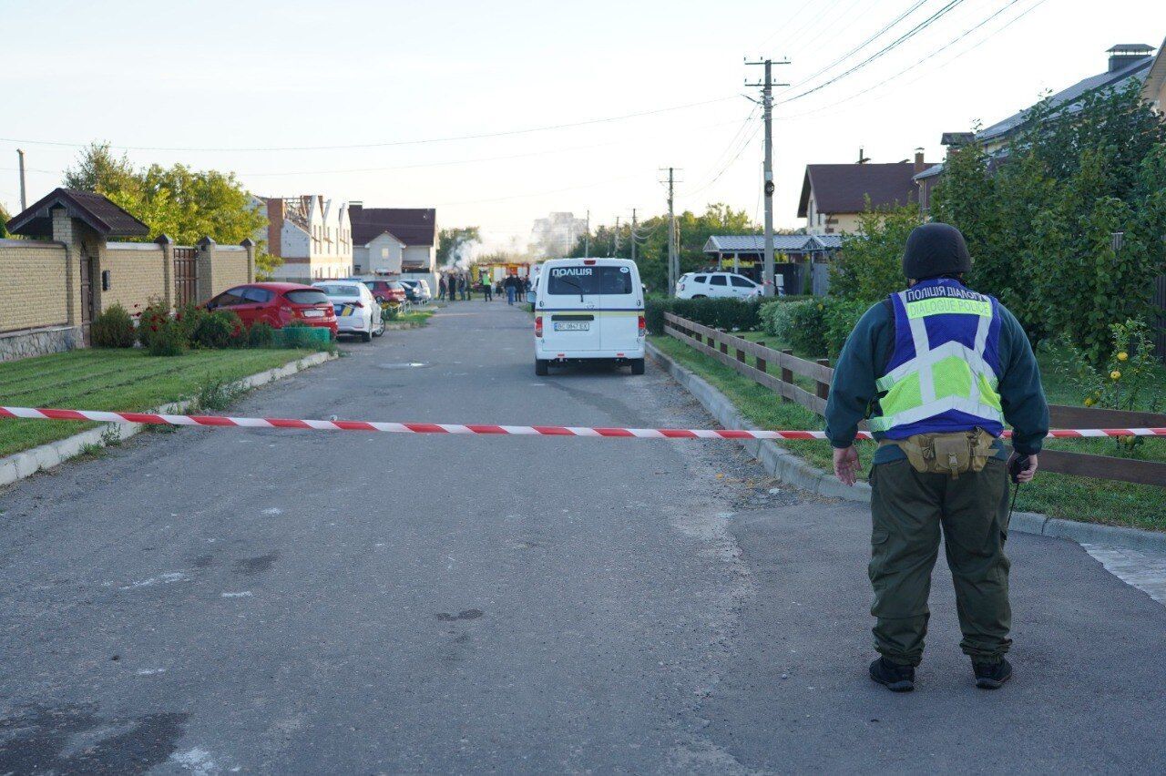 Оккупанты нанесли удар по частному сектору в Сумах: количество пострадавших выросло до 3. Фото и видео