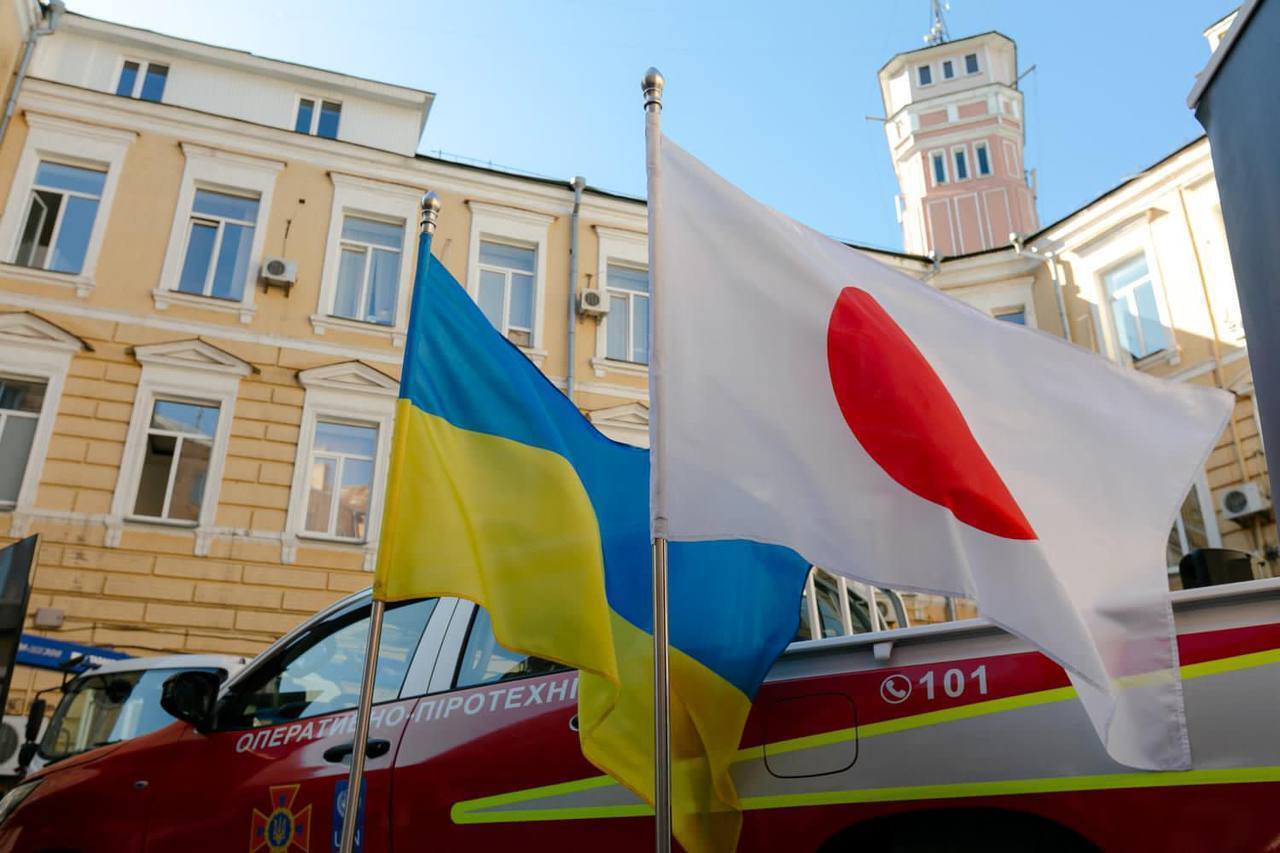 Японія передала Україні 24 крани для розмінування прифронтових і деокупованих територій. Фото