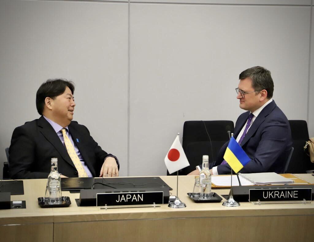 В Киев впервые с начала полномасштабной войны прибыл глава МИД Японии