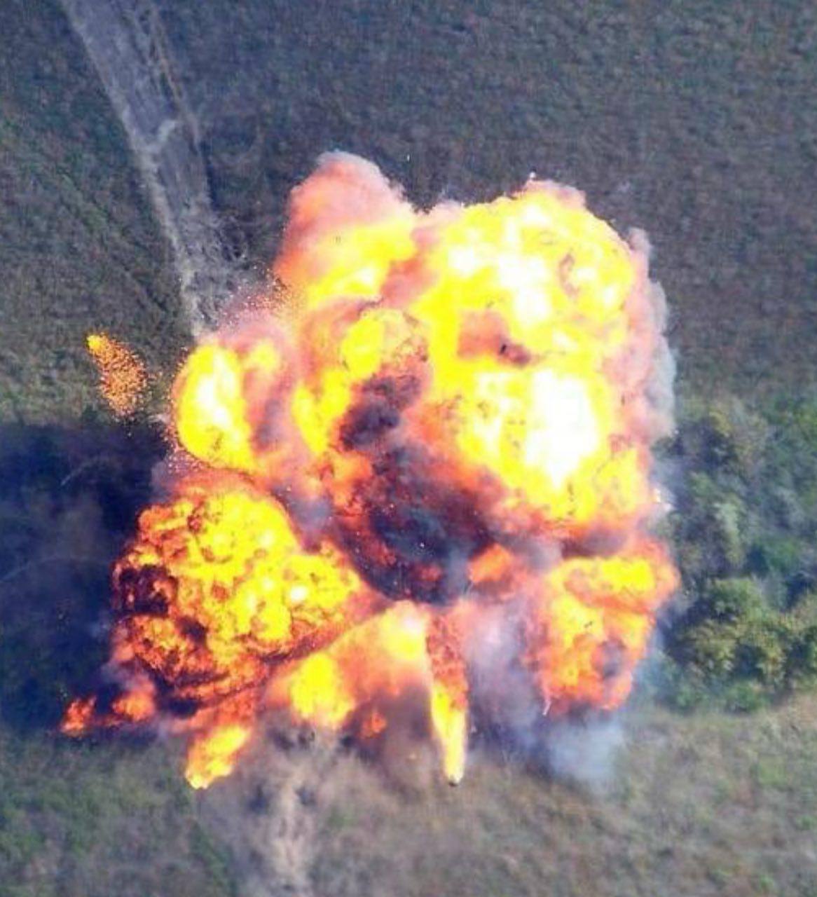 Украинские воины уничтожили дроном вражеский миномет 2С4 "Тюльпан": разлетелся вдребезги. Видео