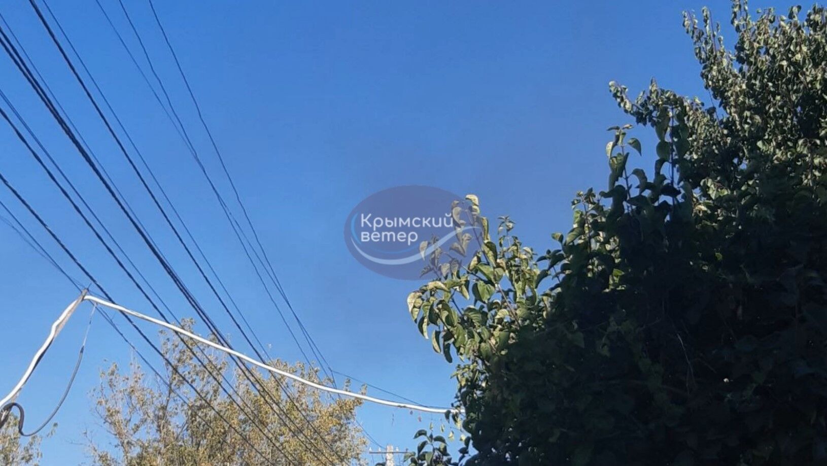 В окупованому Криму гаряче: палає в Сімферополі, Феодосії, Новоозерному і Щасливцевому. Фото і відео