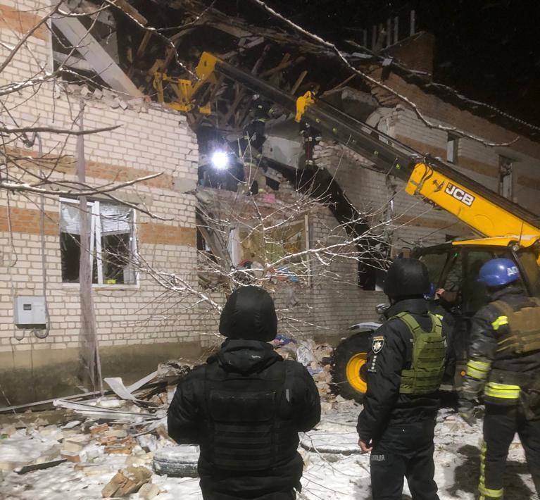 Окупанти атакували житловий будинок на Сумщині "Шахедами": є загиблі. Фото