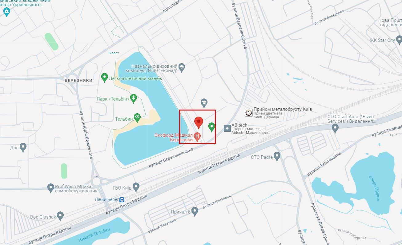 В Киеве на Березняках произошел масштабный пожар на автомойке: движение транспорта затруднено. Фото и видео