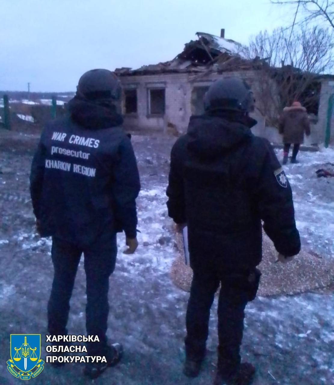 Оккупанты обстреляли авиабомбами Купянский район: попали в школу, погибла женщина. Фото