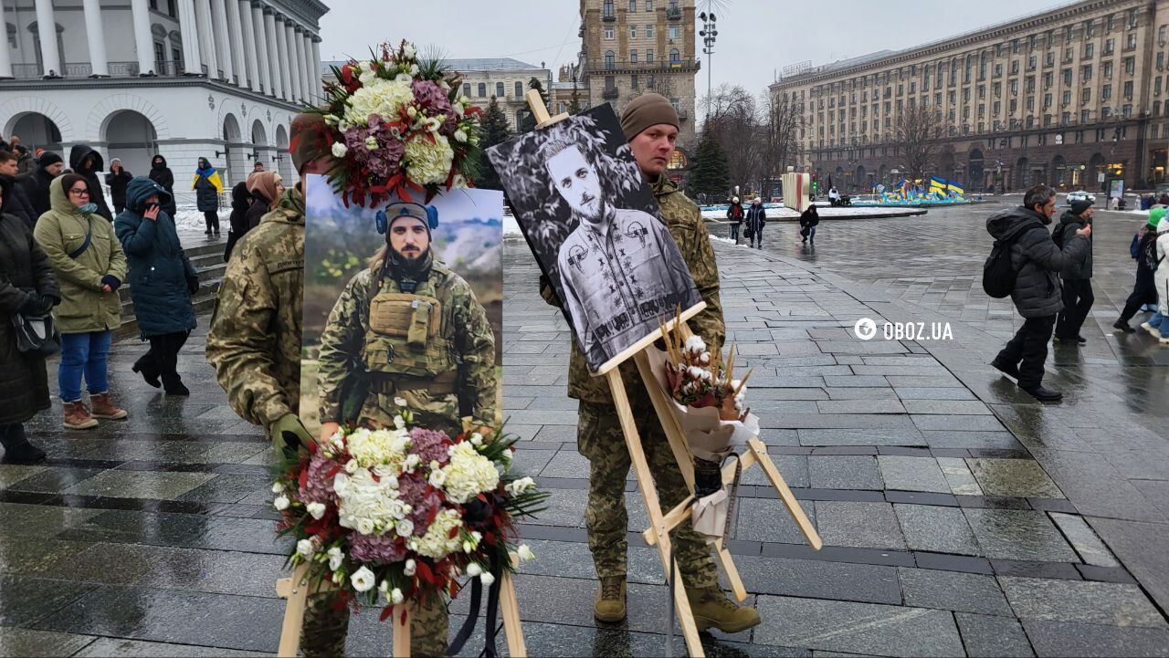 У Києві під звуки повітряної тривоги попрощалися із загиблим на фронті поетом Кривцовим. Фото і відео