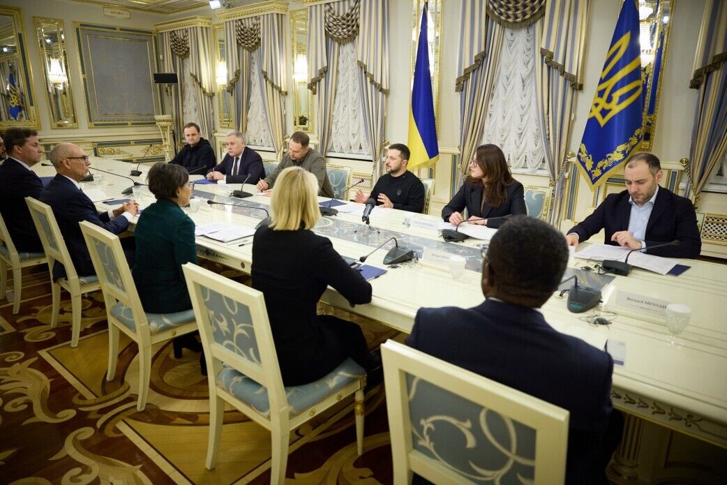 Зеленский встретился со спецпредставительницей США по экономическому восстановлению Украины Прицкер: о чем говорили. Видео